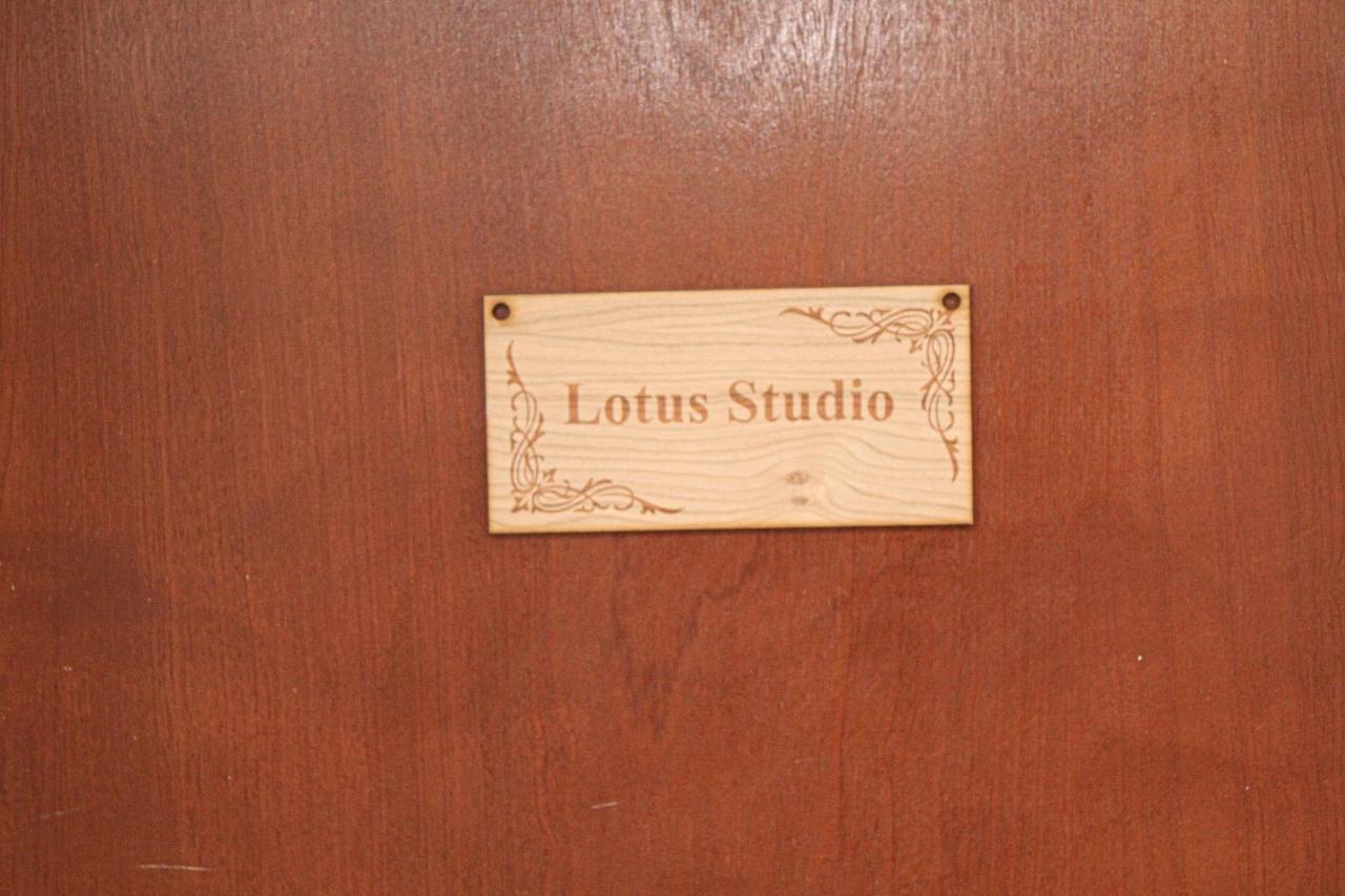 Lotus Studio Near Lanark Carstairs Exterior photo